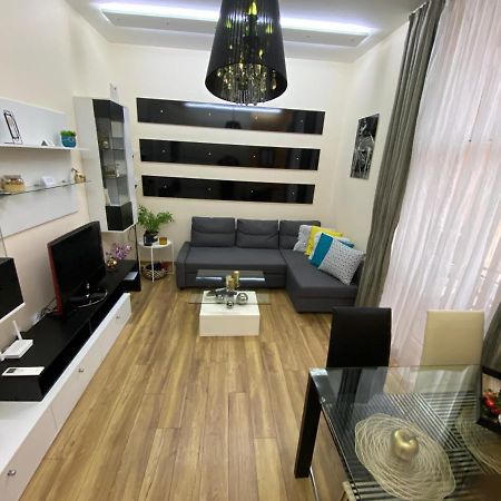 Cozy Apartment In Downtown Sofia - Tsar Samuil Street ภายนอก รูปภาพ