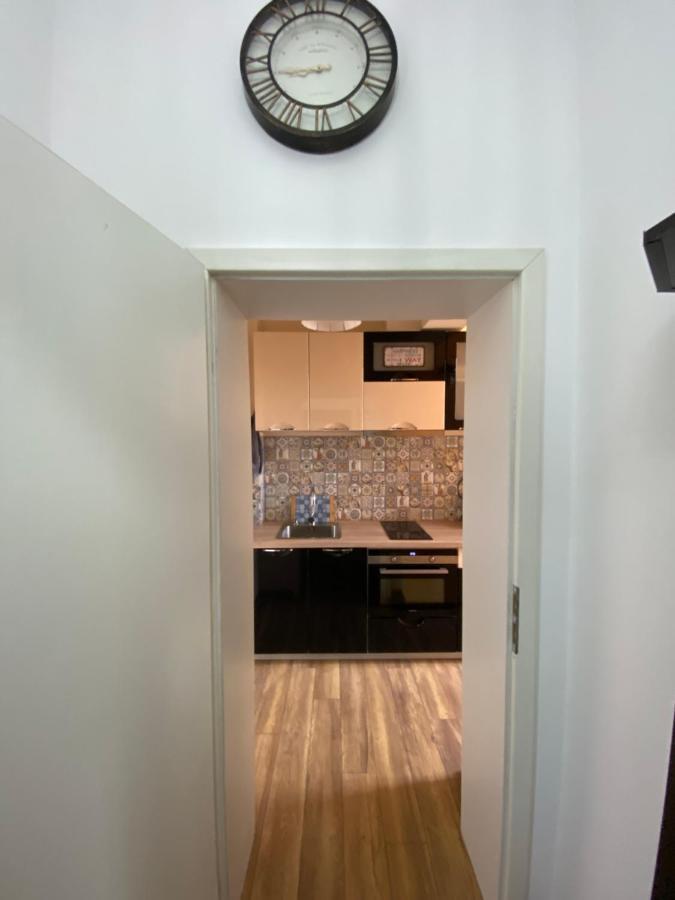 Cozy Apartment In Downtown Sofia - Tsar Samuil Street ภายนอก รูปภาพ