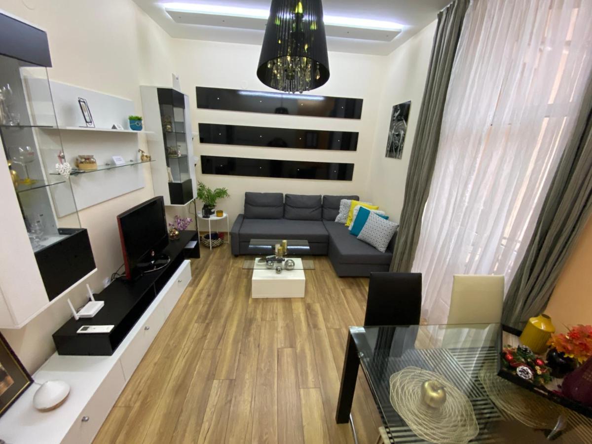 Cozy Apartment In Downtown Sofia - Tsar Samuil Street ภายนอก รูปภาพ