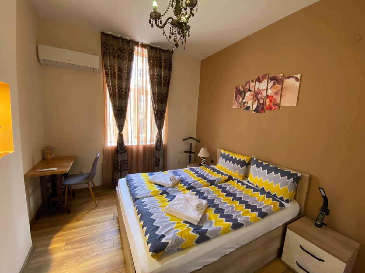 Cozy Apartment In Downtown Sofia - Tsar Samuil Street ภายนอก รูปภาพ